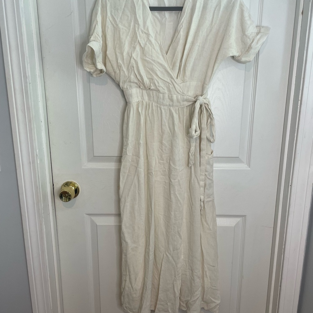 MOD REF - Elegant Cream Wrap Dress